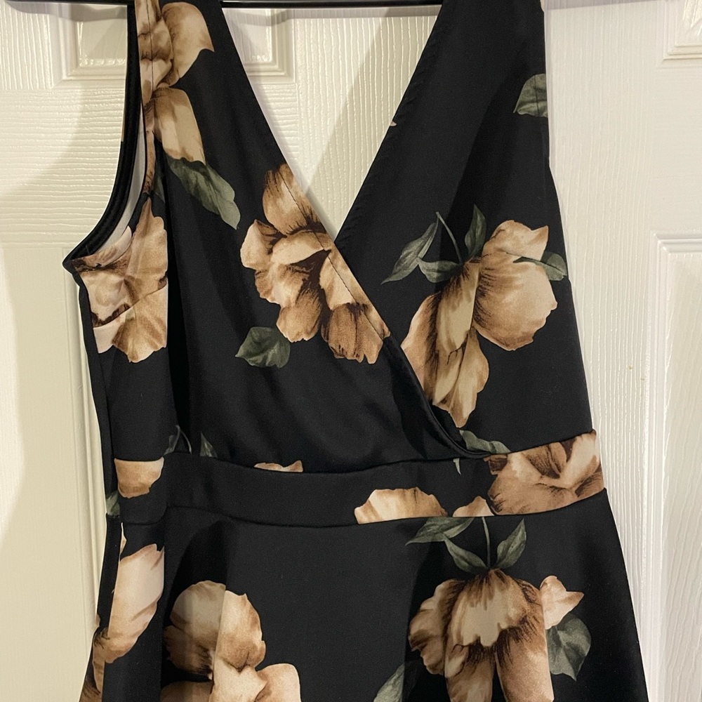 Charlotte Russe Black Sleeveless V-Neck Blouse